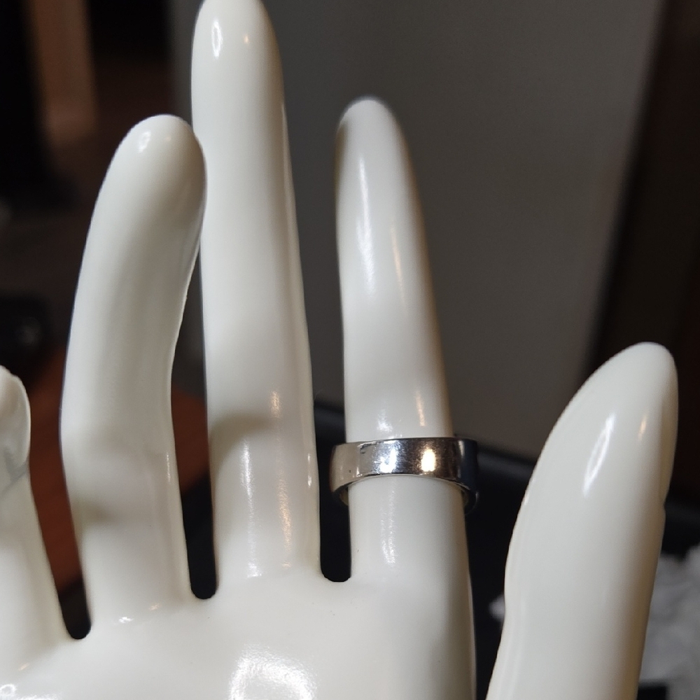 Elegant Silver and Blue Stone Ring Set - Picture 5 of 5